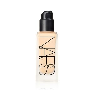 zoom_4cc8ec2645d4963da99dc8d0912eb0d69b6b2dab_1477445788_3.-6437-All-Day-Luminous-Weightless-Foundation-Punjab-tif